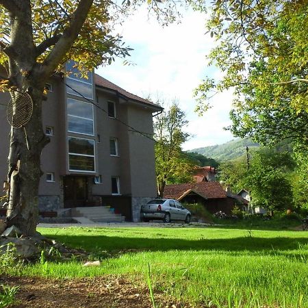 Bajka Hotel Crni Vrh Екстериор снимка