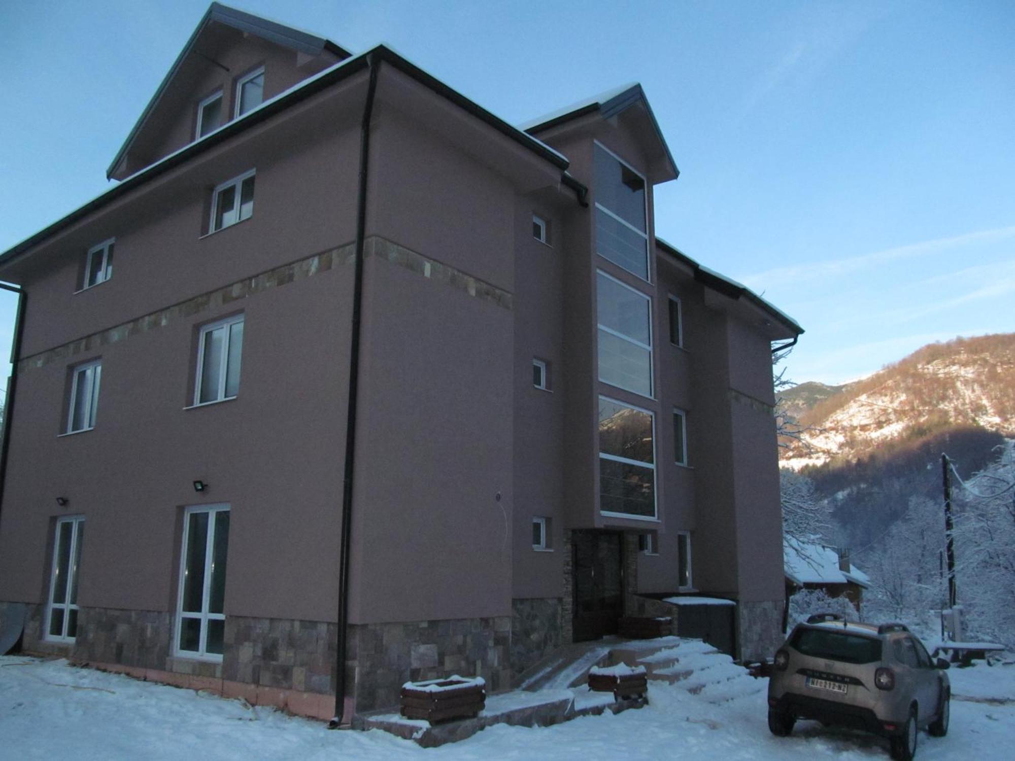 Bajka Hotel Crni Vrh Екстериор снимка