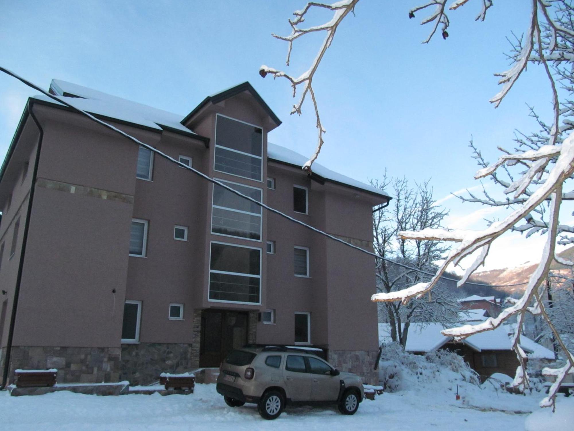 Bajka Hotel Crni Vrh Екстериор снимка