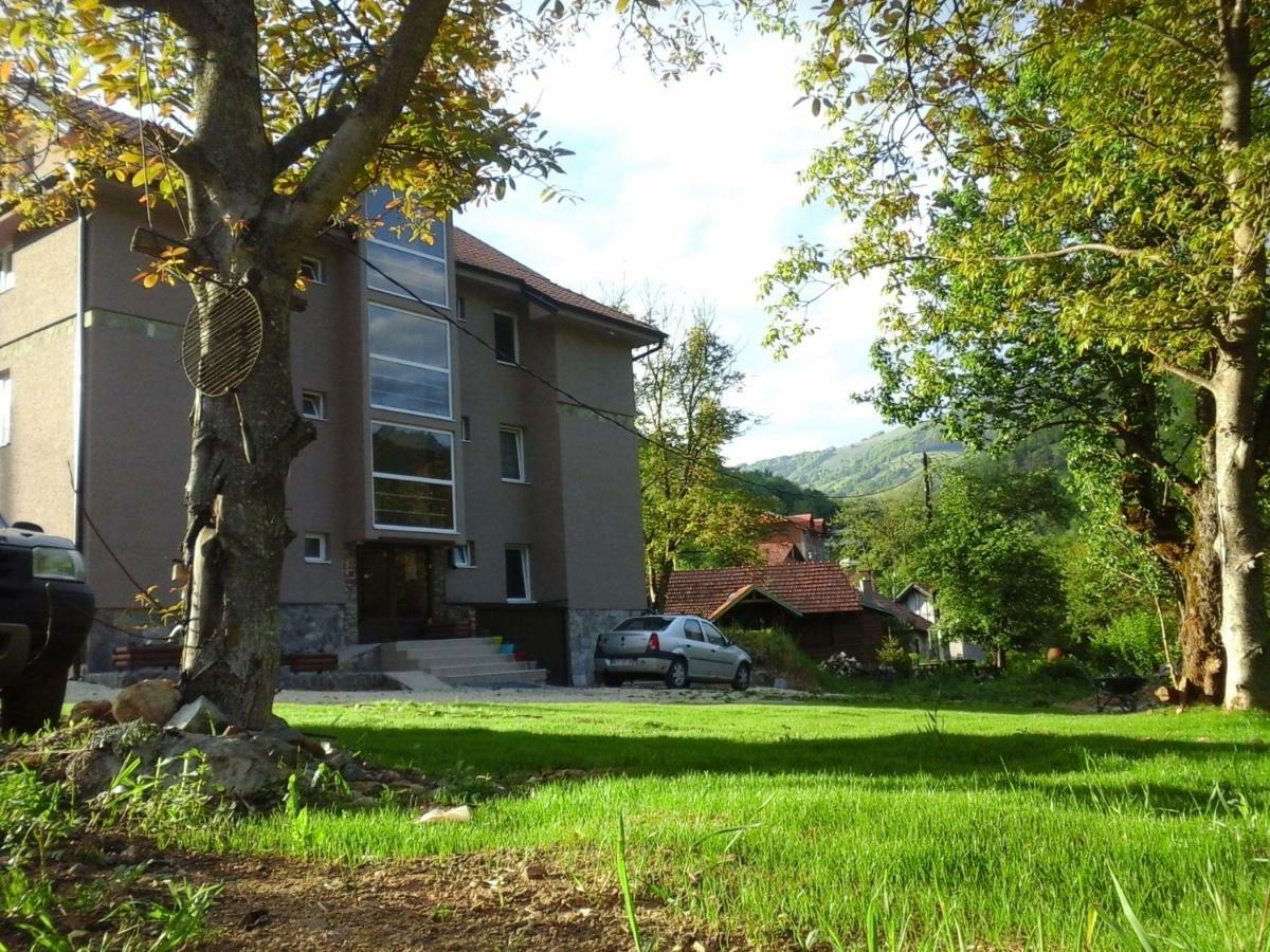 Bajka Hotel Crni Vrh Екстериор снимка